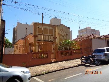Alugar Casas / Padrão em Sertãozinho. apenas R$ 850,00