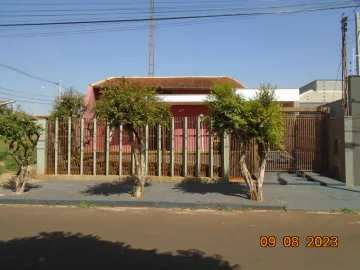 Alugar Casas / Padrão em Sertãozinho. apenas R$ 2.000,00